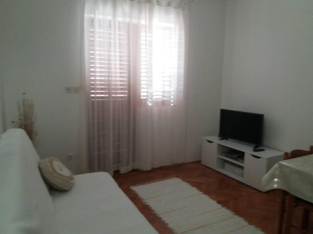 Apartment Groundfloor Jelsa  Exterior foto