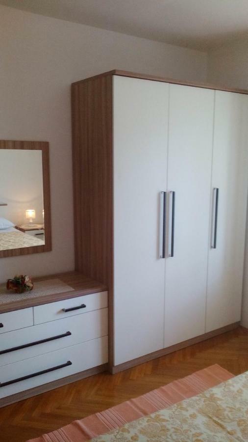 Apartment Groundfloor Jelsa  Exterior foto
